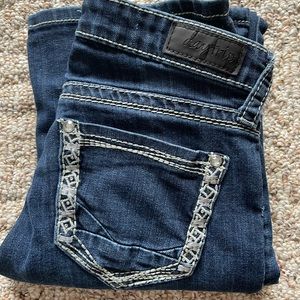 Women’s Buckle Daytrip Leo Bootcut Jeans Dark Wash Thick Stitch Some Bling 25L
